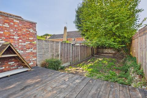 2 bedroom cottage for sale, Main Road, Naphill, High Wycombe,
