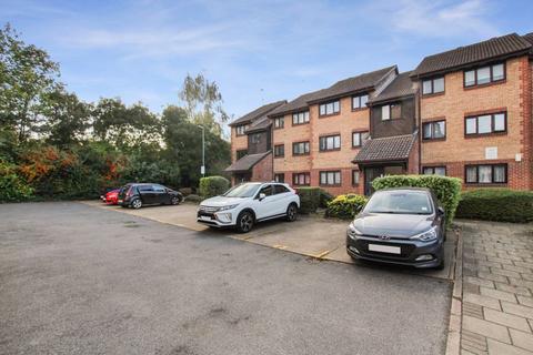 1 bedroom apartment for sale, Cricketers Close, Erith