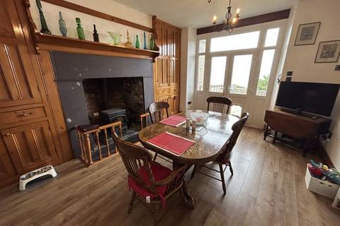 8 bedroom villa for sale, Conway Road, Penmaenmawr