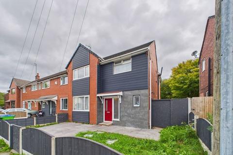 3 bedroom end of terrace house for sale, Furness Road, Middleton, Manchester, M24