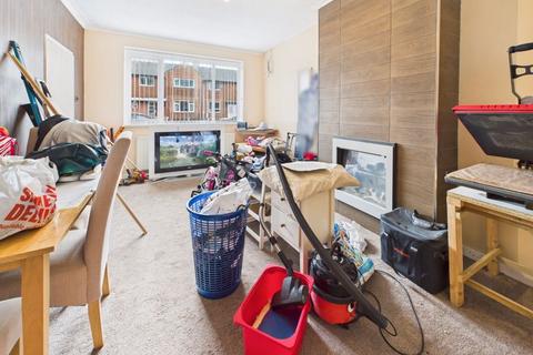 3 bedroom end of terrace house for sale, Furness Road, Middleton, Manchester, M24