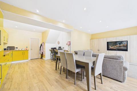 3 bedroom end of terrace house for sale, Furness Road, Middleton, Manchester, M24