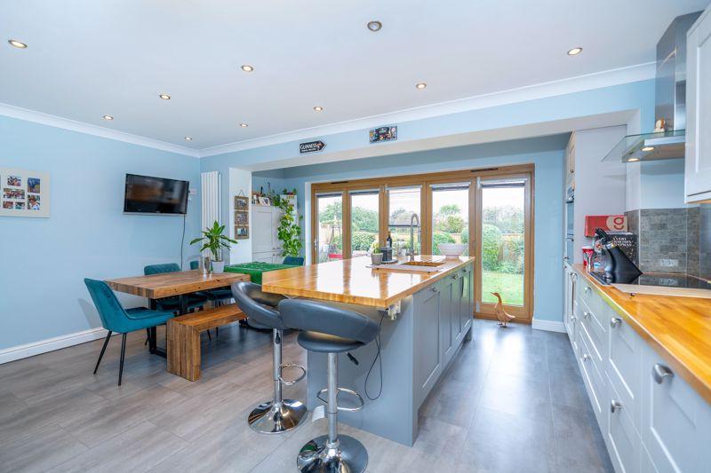 Dining kitchen