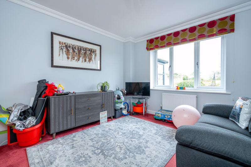 Snug/dining room
