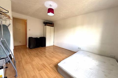 2 bedroom apartment for sale, Harrier Way, London
