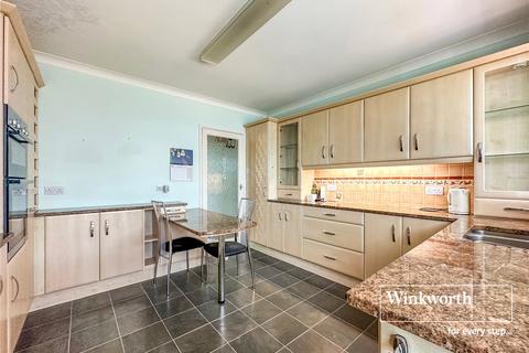 5 bedroom detached house for sale, Old Pines Close, Dorset BH22