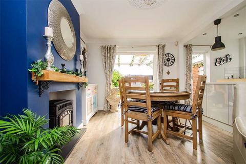 3 bedroom semi-detached house for sale, Gainsborough Crescent, Birmingham B43
