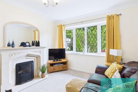 3 bedroom semi-detached house for sale, Mayhill Drive, Manchester M28