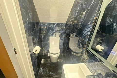 Studio to rent, Glebe Road, Hayes