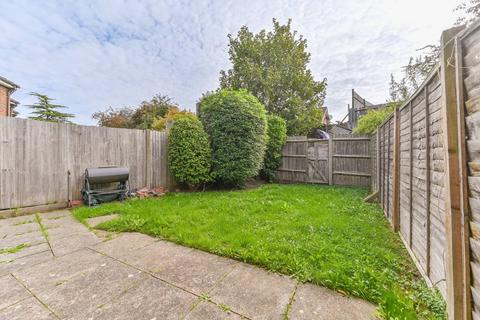 221 Bennetts Close, Mitcham, CR4 1NT