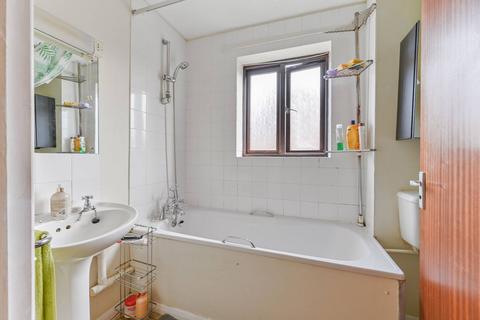 221 Bennetts Close, Mitcham, CR4 1NT