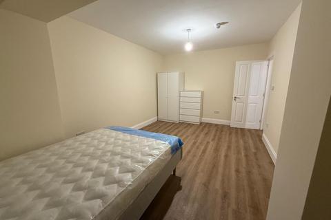 undefined, Chatsworth Gardens, Harrow, HA2 0RS