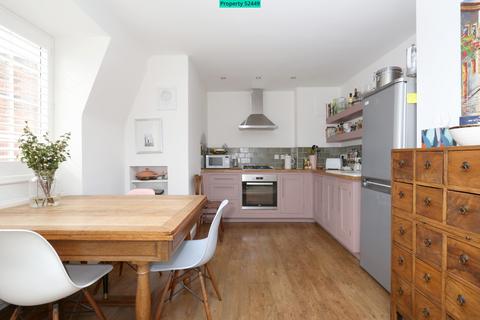 3 bedroom apartment to rent, Fortis Green Road, London, N10 3BH