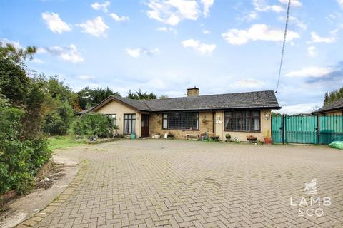 3 bedroom detached bungalow for sale, London Road, Essex CO16