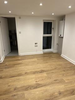 1 bedroom flat to rent, Manor Avenue, Urmston M41