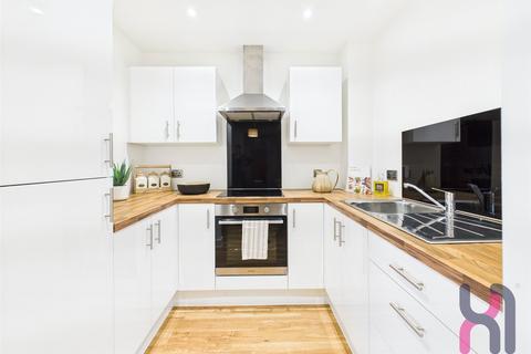 3 bedroom flat to rent, Manchester Waters, 3 Pomona Strand, Old Trafford, M16