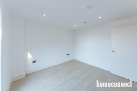 3 bedroom flat to rent, Colts Village Apartments,  Barking Road, London