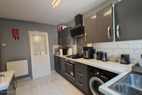 1 bedroom in a house share to rent, Marriott Road, London