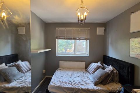 1 bedroom in a house share to rent, Marriott Road, London