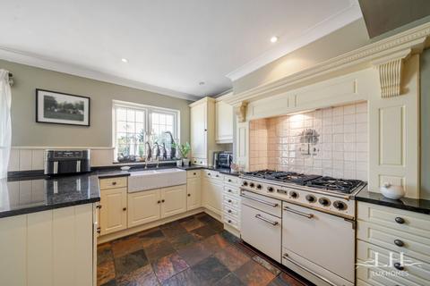 4 bedroom terraced house for sale, Wych Elm Close, Hornchurch
