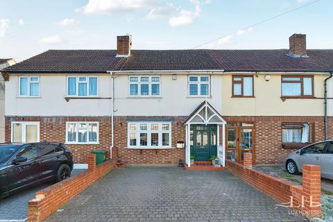 4 bedroom terraced house for sale, Wych Elm Close, Hornchurch