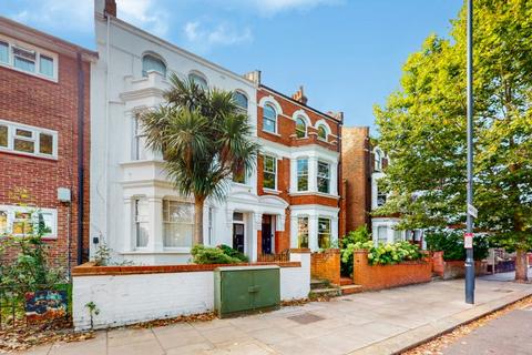 undefined, NW6