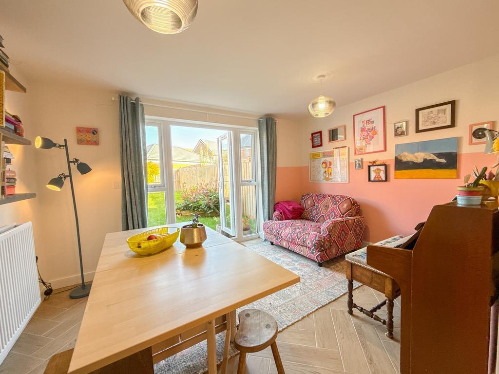 Sitting/Dining Area