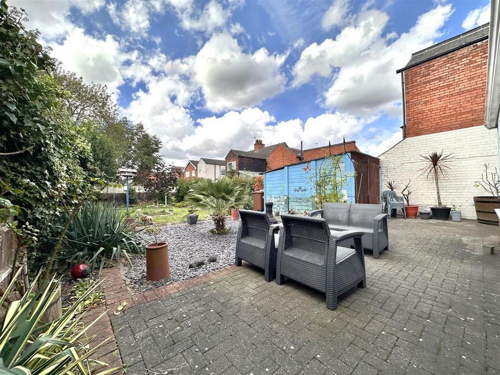 Private Block Paved Seating Area 760
