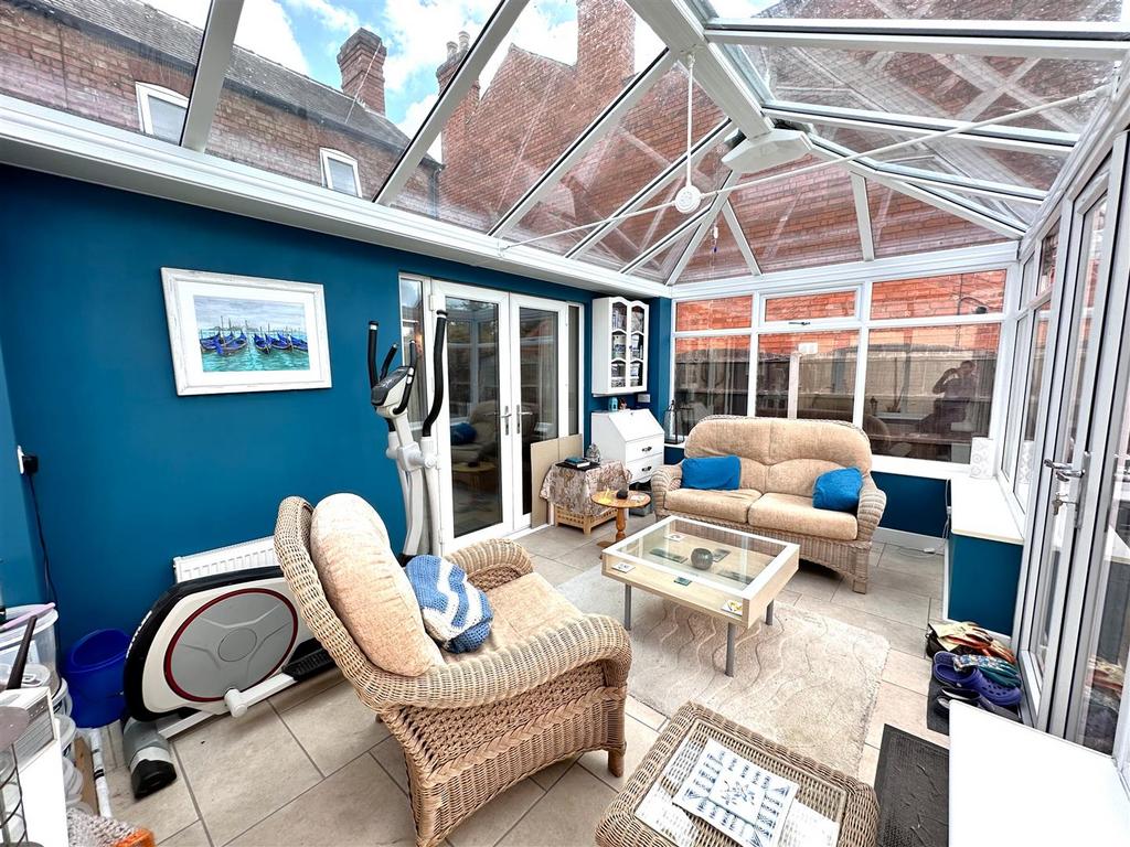 Lovely Conservatory 753