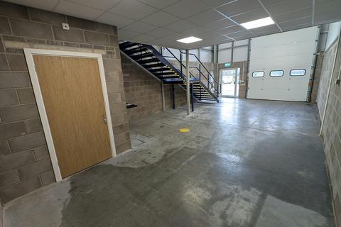 Warehouse to rent, Lime Kiln Ln Holbury SO45 2AR