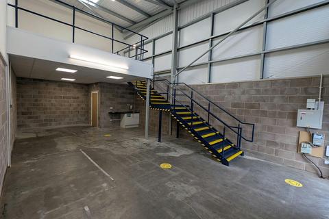Warehouse to rent, Lime Kiln Ln Holbury SO45 2AR