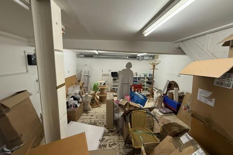 Retail property (high street) to rent, 19 The Square Petersfield GU32 3HR