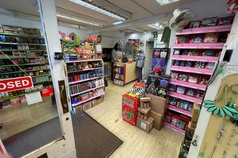 Retail property (high street) for sale, 22 Cliffe High St Lewes BN7 2AH