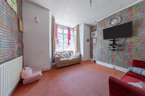 3 bedroom terraced house for sale, Broadway, Pontypridd CF37