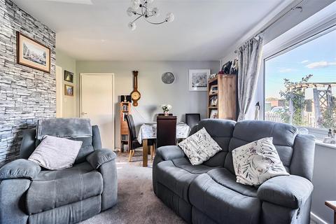 9 Martins Close, Bottlesford, Pewsey, SN9 6LP