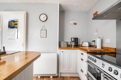 9 Martins Close, Bottlesford, Pewsey, SN9 6LP