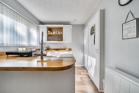 9 Martins Close, Bottlesford, Pewsey, SN9 6LP