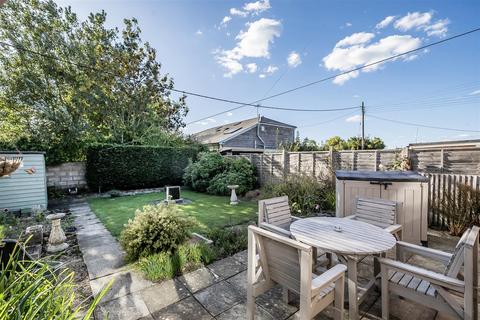 9 Martins Close, Bottlesford, Pewsey, SN9 6LP