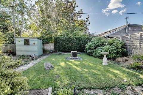 9 Martins Close, Bottlesford, Pewsey, SN9 6LP