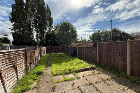 4 bedroom terraced house to rent, Warwick Court, Loughborough LE11