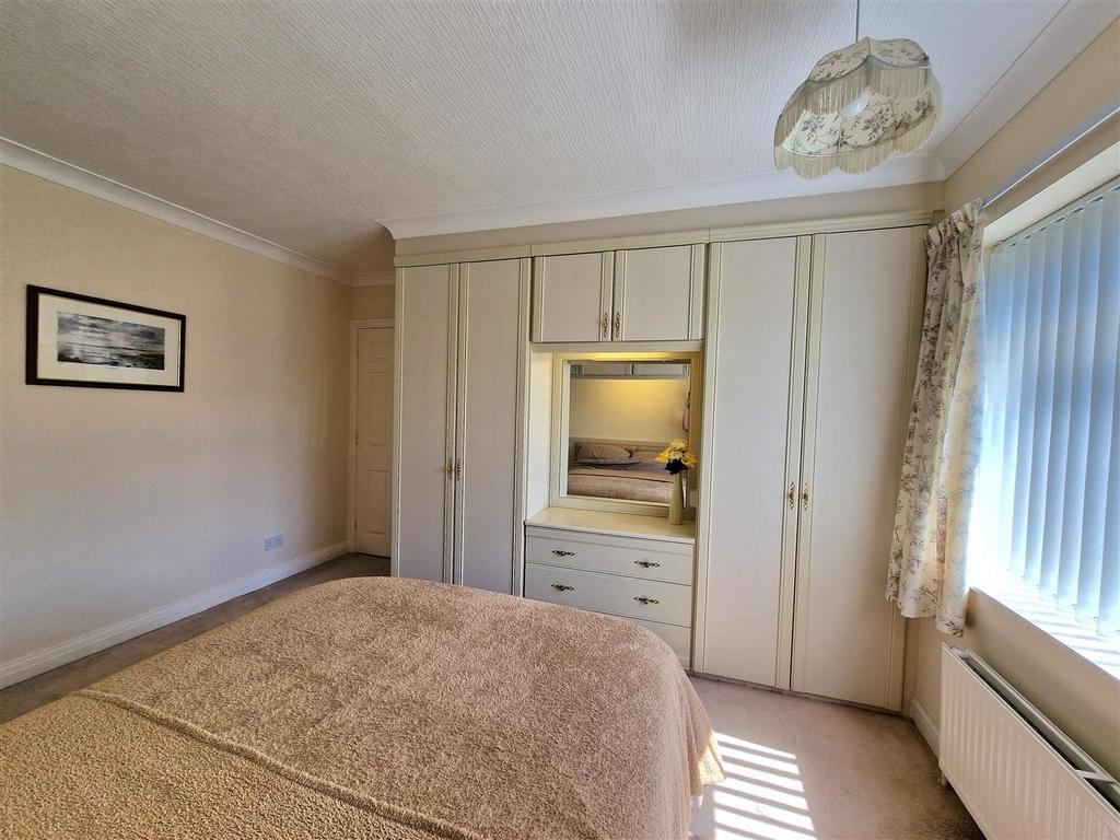 Bedroom: