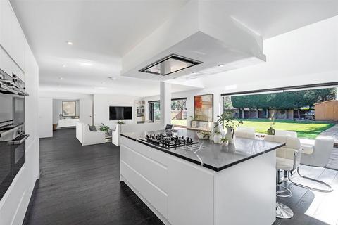 undefined, THE BEECHES, FETCHAM, KT22