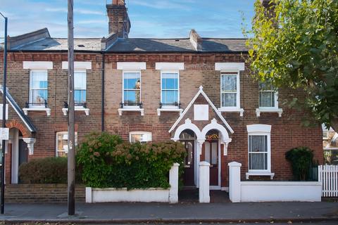 19 Kilravock Street, London, W10 4HX