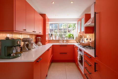 19 Kilravock Street, London, W10 4HX