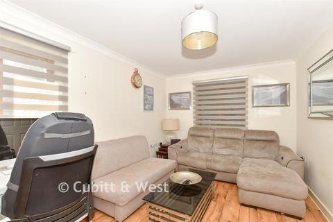 undefined, Evelyn Clark Square, Forest Row RH18