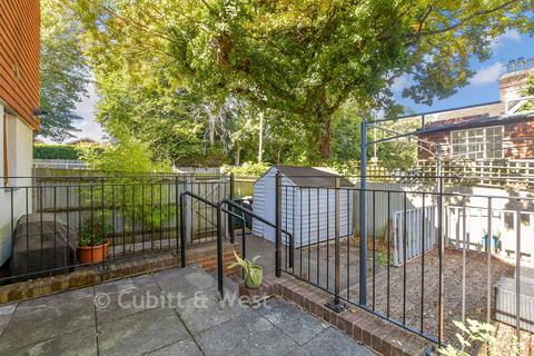 undefined, Evelyn Clark Square, Forest Row RH18