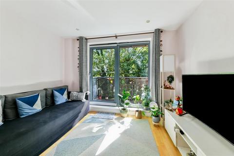 2 bedroom flat for sale, Chapter Way, Colliers Wood SW19