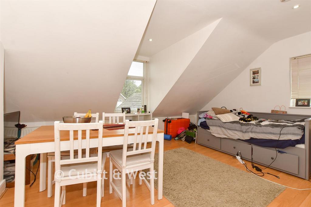 Lounge/Kitchen