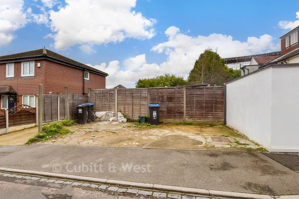 Driveway/Parking