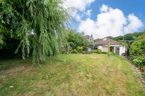 4 bedroom detached bungalow for sale, Links Way, Croxley Green
